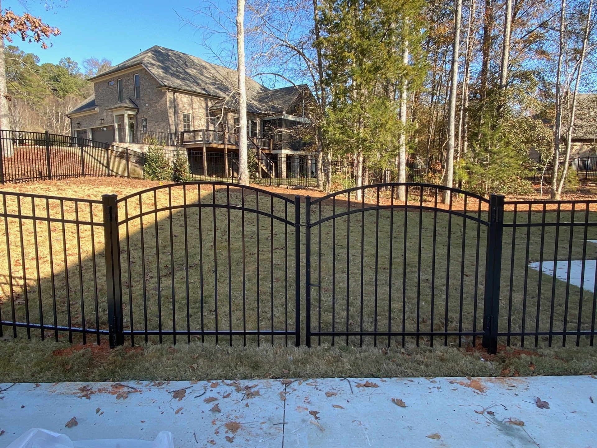 Arch top aluminum gate and fence installers